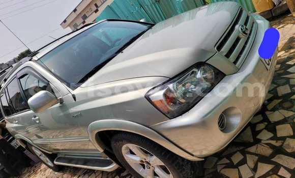 Sayi Na hannu Toyota Highlander Azurfa Mota in Cotonou a Benin Sayi Na hannu Toyota Highlander Azurfa Mota in Cotonou a Benin