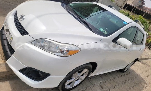 Sayi Na hannu Toyota Matrix White Mota in Cotonou a Benin Sayi Na hannu Toyota Matrix White Mota in Cotonou a Benin
