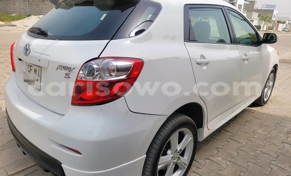 Sayi Na hannu Toyota Matrix White Mota in Cotonou a Benin Sayi Na hannu Toyota Matrix White Mota in Cotonou a Benin
