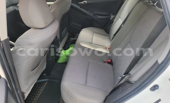 Sayi Na hannu Toyota Matrix White Mota in Cotonou a Benin Sayi Na hannu Toyota Matrix White Mota in Cotonou a Benin