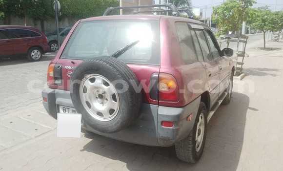 Sayi Na hannu Toyota RAV4 Red Mota in Cotonou a Benin Sayi Na hannu Toyota RAV4 Red Mota in Cotonou a Benin