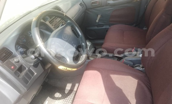 Sayi Na hannu Toyota RAV4 Red Mota in Cotonou a Benin Sayi Na hannu Toyota RAV4 Red Mota in Cotonou a Benin
