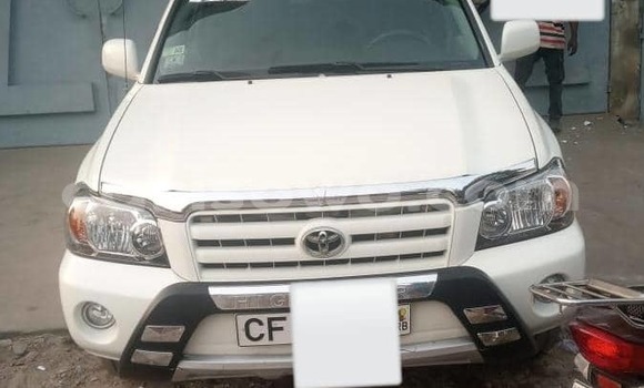 Sayi Na hannu Toyota Highlander White Mota in Cotonou a Benin