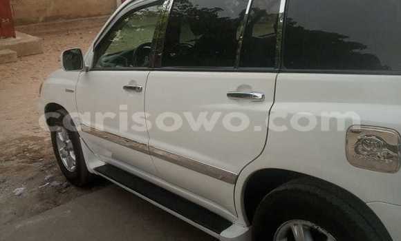 Ra Àlòkù Toyota Highlander funfun Ọkọ̀ in Cotonou ni Benin Ra Àlòkù Toyota Highlander funfun Ọkọ̀ in Cotonou ni Benin
