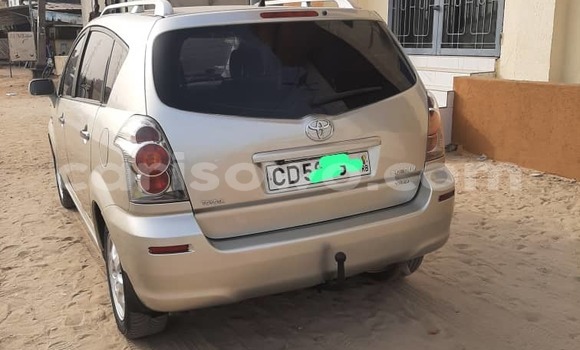 Ra Àlòkù Toyota Corolla Verso Silver Ọkọ̀ in Cotonou ni Benin Ra Àlòkù Toyota Corolla Verso Silver Ọkọ̀ in Cotonou ni Benin