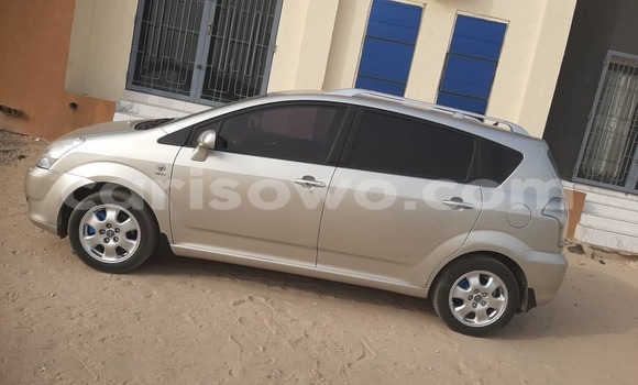 Ra Àlòkù Toyota Corolla Verso Silver Ọkọ̀ in Cotonou ni Benin Ra Àlòkù Toyota Corolla Verso Silver Ọkọ̀ in Cotonou ni Benin