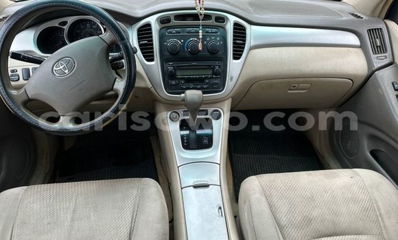 Sayi Na hannu Toyota Highlander Azurfa Mota in Cotonou a Benin Sayi Na hannu Toyota Highlander Azurfa Mota in Cotonou a Benin