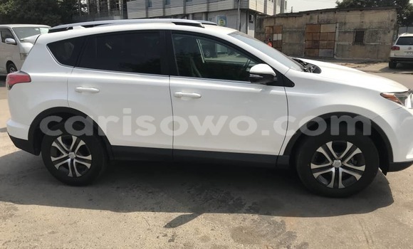 Ra Àlòkù Toyota RAV4 funfun Ọkọ̀ in Cotonou ni Benin Ra Àlòkù Toyota RAV4 funfun Ọkọ̀ in Cotonou ni Benin