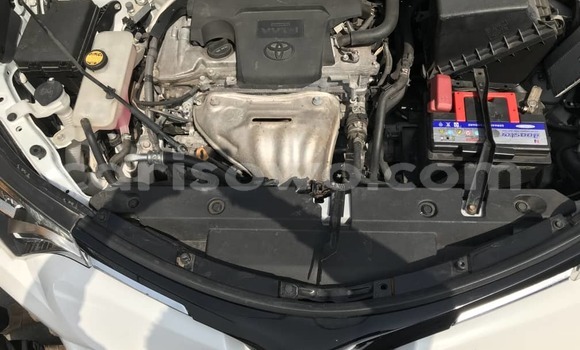 Ra Àlòkù Toyota RAV4 funfun Ọkọ̀ in Cotonou ni Benin Ra Àlòkù Toyota RAV4 funfun Ọkọ̀ in Cotonou ni Benin