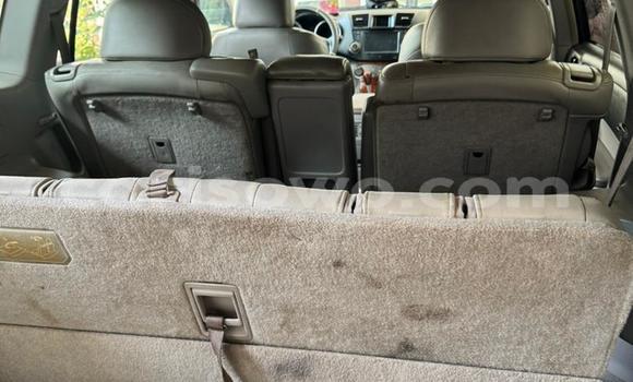 Ra Àlòkù Toyota Highlander Silver Ọkọ̀ in Cotonou ni Benin Ra Àlòkù Toyota Highlander Silver Ọkọ̀ in Cotonou ni Benin