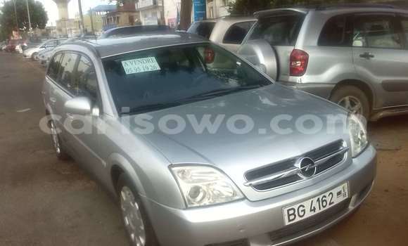Sayi Na hannu Opel Vectra Azurfa Mota in Cotonou a Benin