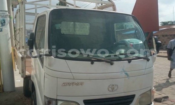 Buy Used Toyota Dyna White Truck in Cotonou in Benign