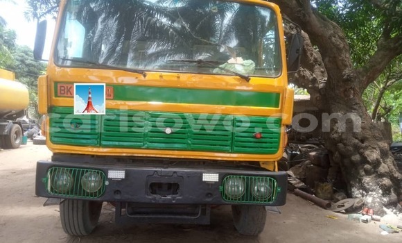 Sayi Na hannu Renault G300 Sauran Babbar mota in Cotonou a Benin