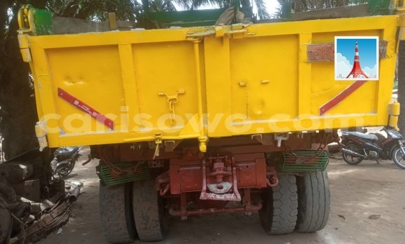 Buy Used Renault G300 Other Truck in Cotonou in Benign Buy Used Renault G300 Other Truck in Cotonou in Benign