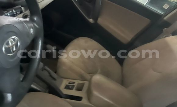 Sayi Na hannu Toyota RAV4 Azurfa Mota in Cotonou a Benin Sayi Na hannu Toyota RAV4 Azurfa Mota in Cotonou a Benin
