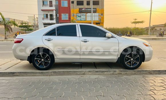 Sayi Na hannu Toyota Camry Azurfa Mota in Cotonou a Benin Sayi Na hannu Toyota Camry Azurfa Mota in Cotonou a Benin