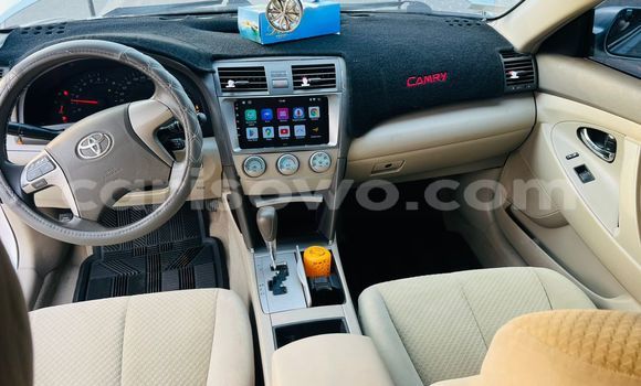 Sayi Na hannu Toyota Camry Azurfa Mota in Cotonou a Benin Sayi Na hannu Toyota Camry Azurfa Mota in Cotonou a Benin
