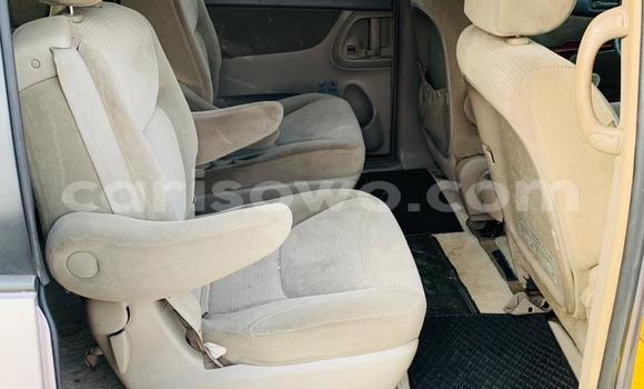 Sayi Na hannu Toyota Sienna Azurfa Mota in Cotonou a Benin Sayi Na hannu Toyota Sienna Azurfa Mota in Cotonou a Benin