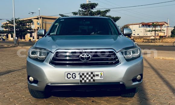 Ra Àlòkù Toyota Highlander Silver Ọkọ̀ in Cotonou ni Benin