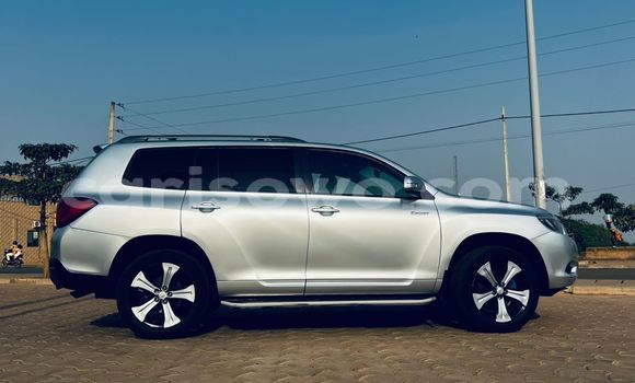 Buy Used Toyota Highlander Silver Car in Cotonou in Benign Buy Used Toyota Highlander Silver Car in Cotonou in Benign