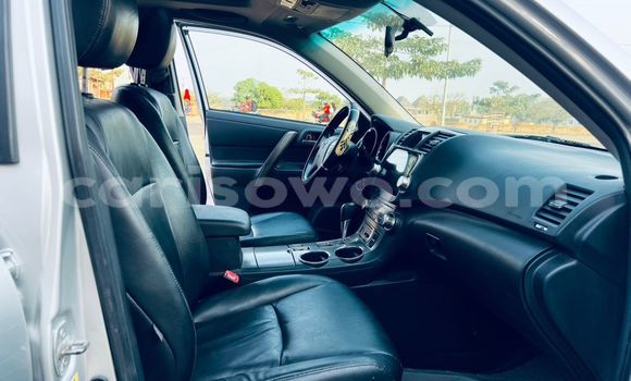 Buy Used Toyota Highlander Silver Car in Cotonou in Benign Buy Used Toyota Highlander Silver Car in Cotonou in Benign