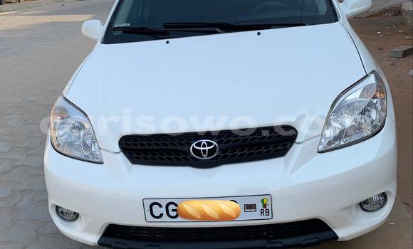 Sayi Na hannu Toyota Matrix White Mota in Abomey Calavi a Benin Sayi Na hannu Toyota Matrix White Mota in Abomey Calavi a Benin