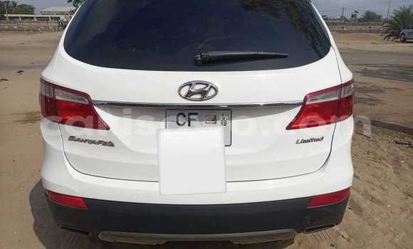 Buy Used Hyundai Santa Fe White Car in Cotonou in Benign