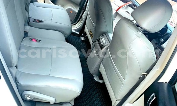 Sayi Na hannu Toyota Highlander Azurfa Mota in Cotonou a Benin Sayi Na hannu Toyota Highlander Azurfa Mota in Cotonou a Benin