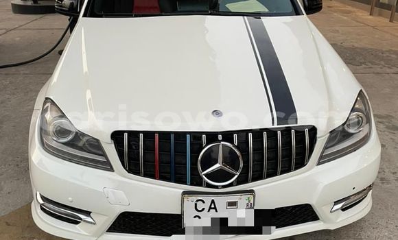 Acheter Occasion Voiture Mercedes-Benz C–Class Blanc à Cotonou, Benin
