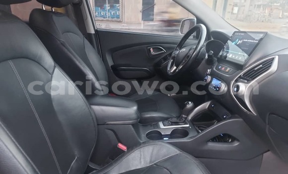 Sayi Na hannu Hyundai Tucson Azurfa Mota in Cotonou a Benin Sayi Na hannu Hyundai Tucson Azurfa Mota in Cotonou a Benin