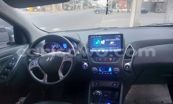 Sayi Na hannu Hyundai Tucson Azurfa Mota in Cotonou a Benin Sayi Na hannu Hyundai Tucson Azurfa Mota in Cotonou a Benin