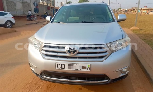 Sayi Na hannu Toyota Highlander Azurfa Mota in Cotonou a Benin Sayi Na hannu Toyota Highlander Azurfa Mota in Cotonou a Benin