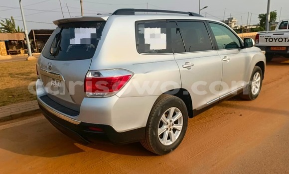 Ra Àlòkù Toyota Highlander Silver Ọkọ̀ in Cotonou ni Benin Ra Àlòkù Toyota Highlander Silver Ọkọ̀ in Cotonou ni Benin