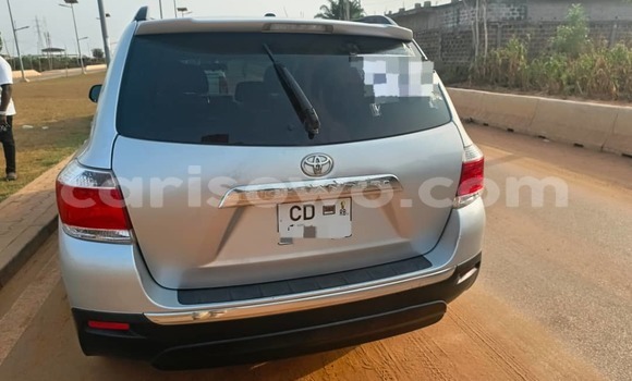 Ra Àlòkù Toyota Highlander Silver Ọkọ̀ in Cotonou ni Benin Ra Àlòkù Toyota Highlander Silver Ọkọ̀ in Cotonou ni Benin