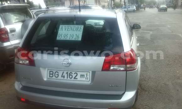 Sayi Na hannu Opel Vectra Azurfa Mota in Cotonou a Benin Sayi Na hannu Opel Vectra Azurfa Mota in Cotonou a Benin
