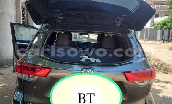 Buy Used Toyota Highlander Green Car in Cotonou in Benign Buy Used Toyota Highlander Green Car in Cotonou in Benign