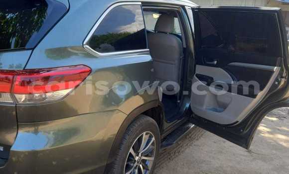 Buy Used Toyota Highlander Green Car in Cotonou in Benign Buy Used Toyota Highlander Green Car in Cotonou in Benign