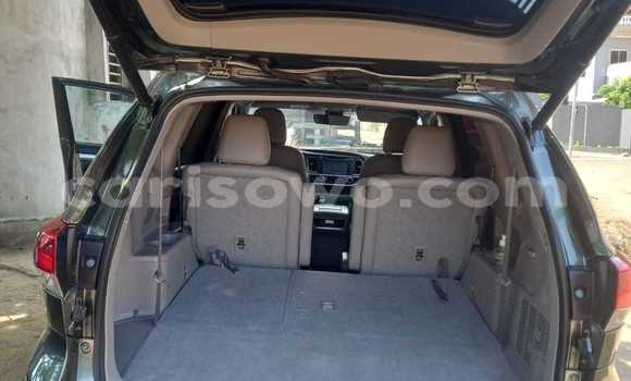 Buy Used Toyota Highlander Green Car in Cotonou in Benign Buy Used Toyota Highlander Green Car in Cotonou in Benign