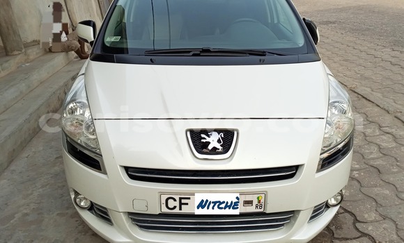 Acheter Occasion Voiture Peugeot 5008 Blanc à Cotonou, Benin Acheter Occasion Voiture Peugeot 5008 Blanc à Cotonou, Benin