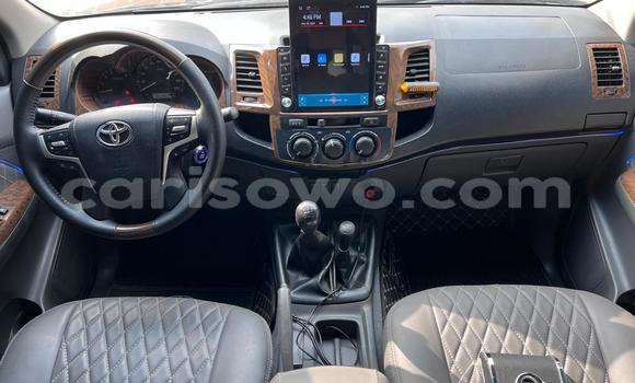 Sayi Na hannu Toyota Hilux Black Mota in Cotonou a Benin Sayi Na hannu Toyota Hilux Black Mota in Cotonou a Benin