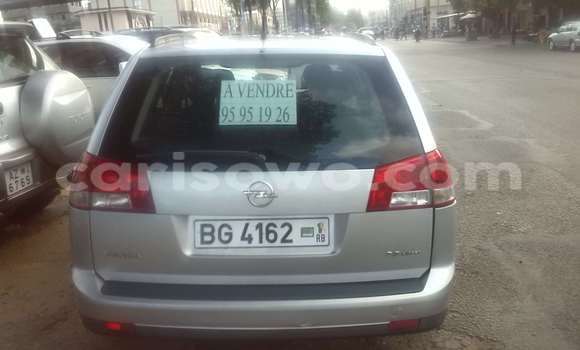 Sayi Na hannu Opel Vectra Azurfa Mota in Cotonou a Benin Sayi Na hannu Opel Vectra Azurfa Mota in Cotonou a Benin