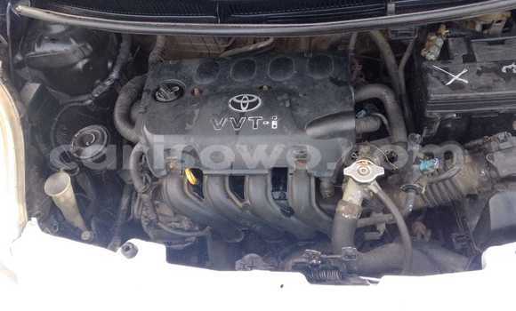 Acheter Occasion Voiture Toyota Yaris Blanc à Cotonou, Benin Acheter Occasion Voiture Toyota Yaris Blanc à Cotonou, Benin