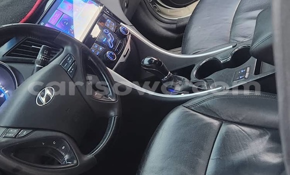 Ra Àlòkù Hyundai Sonata funfun Ọkọ̀ in Cotonou ni Benin Ra Àlòkù Hyundai Sonata funfun Ọkọ̀ in Cotonou ni Benin