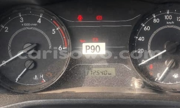 Ra Àlòkù Toyota Hilux funfun Ọkọ̀ in Cotonou ni Benin Ra Àlòkù Toyota Hilux funfun Ọkọ̀ in Cotonou ni Benin