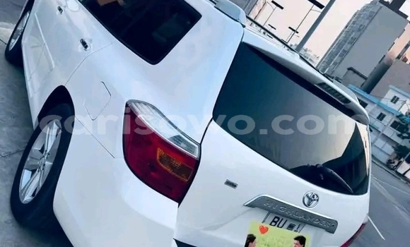 Buy Used Toyota Highlander White Car in Cotonou in Benign Buy Used Toyota Highlander White Car in Cotonou in Benign