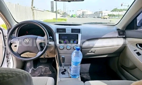 Sayi Na hannu Toyota Camry White Mota in Cotonou a Benin Sayi Na hannu Toyota Camry White Mota in Cotonou a Benin