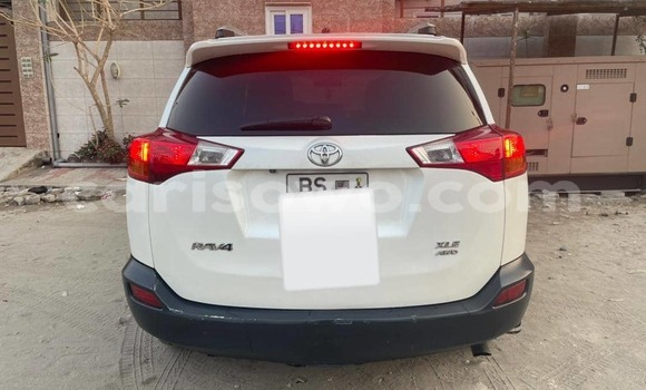 Sayi Na hannu Toyota RAV4 White Mota in Cotonou a Benin Sayi Na hannu Toyota RAV4 White Mota in Cotonou a Benin