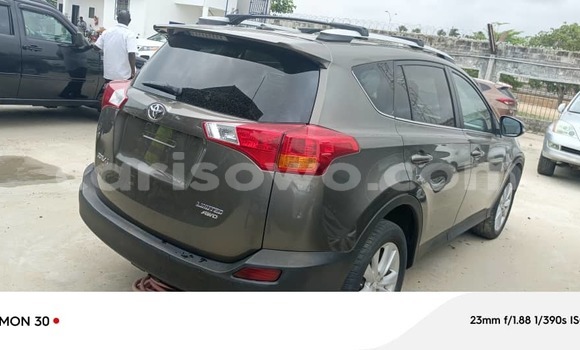Sayi Na hannu Toyota RAV4 Sauran Mota in Cotonou a Benin Sayi Na hannu Toyota RAV4 Sauran Mota in Cotonou a Benin