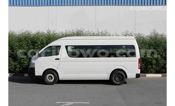 Sayi Imported Toyota Hiace White Mota in Import - Dubai a Benin Sayi Imported Toyota Hiace White Mota in Import - Dubai a Benin