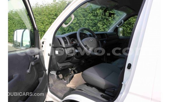 Sayi Imported Toyota Hiace White Mota in Import - Dubai a Benin Sayi Imported Toyota Hiace White Mota in Import - Dubai a Benin